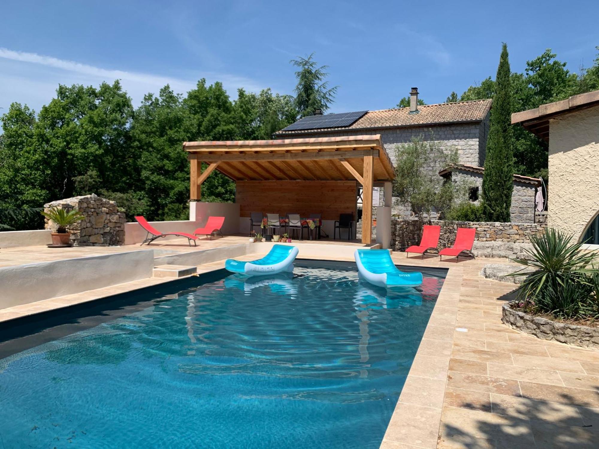 Ferienhaus Avec Piscine Privee Au Coeur D'une Foret De Chenes Proche De Vallon Pont D'arc *